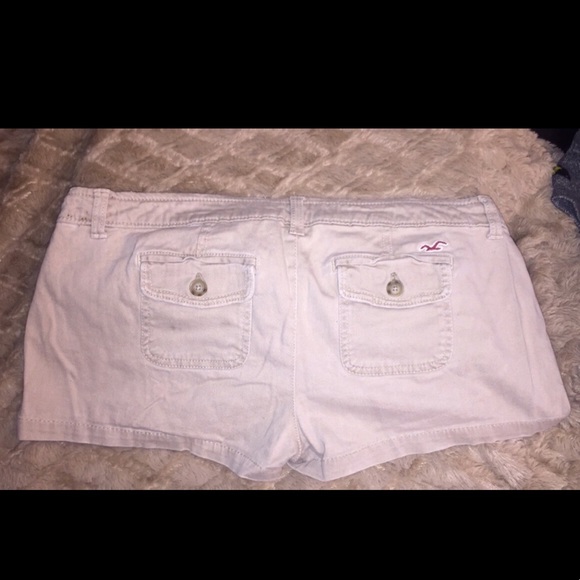 Hollister ; Cream Colored Shorts - Picture 2 of 4